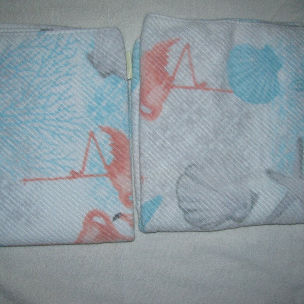 2 BATH TOWELS - BY RESORT COLLECTION - NEVER USED - BEACHY
